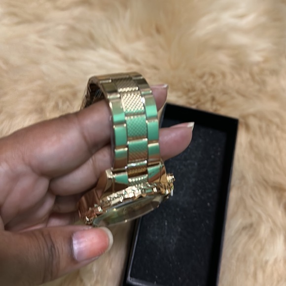 Gold Tone Rope Detail Metal Quartz Style Men’s Watch - Picture 4 of 6